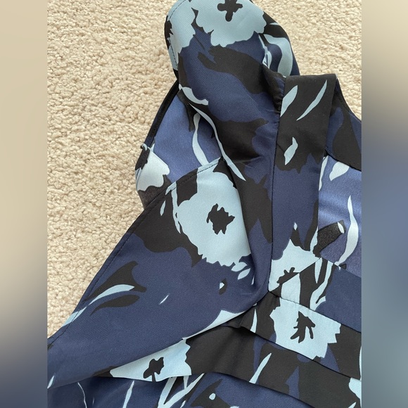 Banana Republic Floral Blouse Size L - Picture 3 of 5